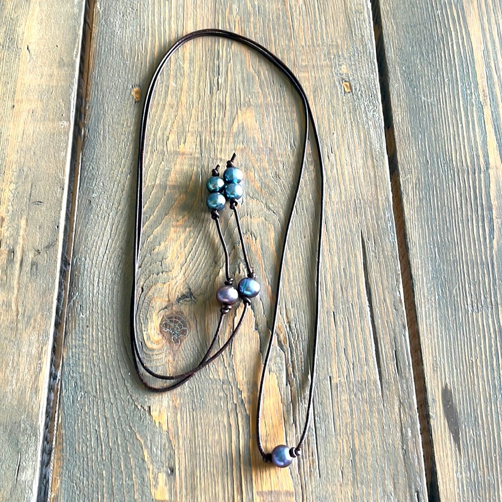 Blue/Gray Pearls On Leather Lariat, Earrings and Anklet